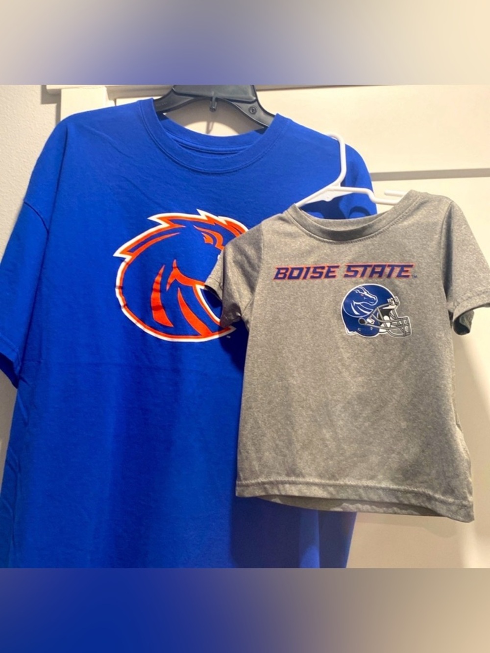 EUC LOT of 2x Boise State Broncos Short Sleeved Shirts Mom/Dad + Son/Daughter! - Picture 2 of 13